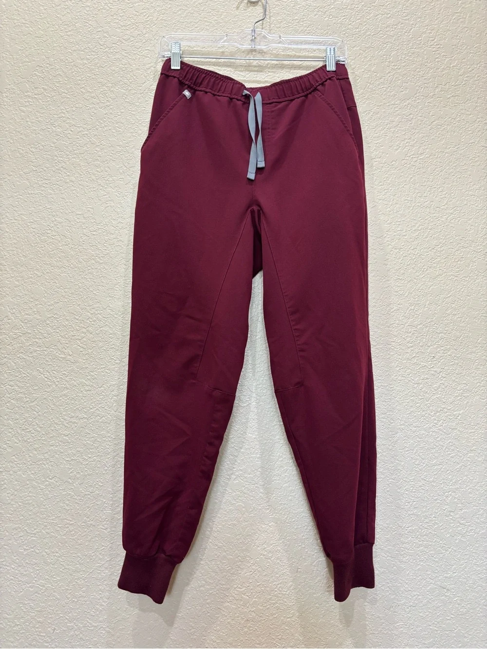 Figs Tansen Jogger Scrub Technical Pant Burgundy Small Medical Nursing